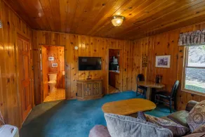 Vintage Cabin #3 Jubilee Railroad Wilderness Lodge - Image 5