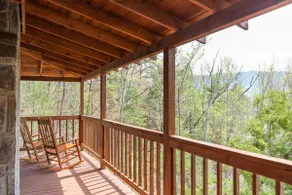 \"Gray Wolf\" Newly Renovated Cabin w/ Sauna! - Image 3