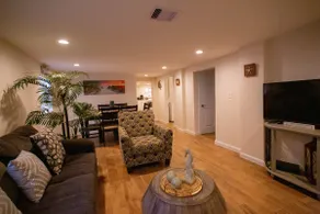 The Pink House- minutes walk to beach!! - Image 3
