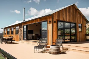The Picker's Hut - Luxury Farm Stay - Image 2