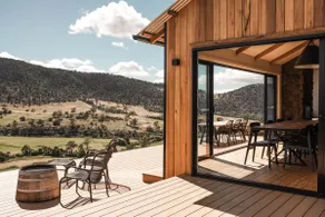 The Picker's Hut - Luxury Farm Stay - Image 5