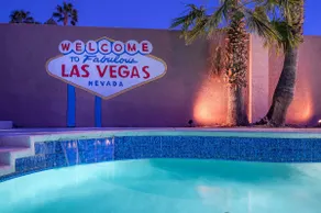 Las Vegas Heated pool, EV Charger, Near AP & Strip - Image 2