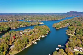 Hot Springs family home on Lake Hamilton - Image 3