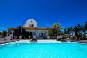 A&V Sea View Villa - Image 2