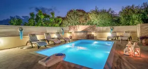 Villa with private pool & garden - Image 2