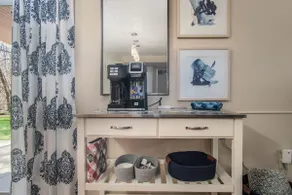 Private Suite with Nature Views-Full Washer/Dryer - Image 3