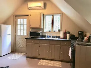Tree-House Apartment in the Catskill Mountains - Image 5