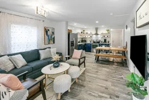 Entire House. ” private”<Downtown hidden GEM!> - Image 3