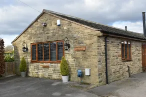 Private and Unique Cottage Close to Sheffield - Image 2