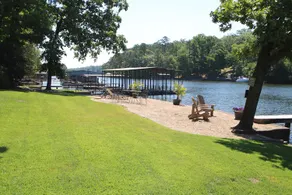 #04-Adorable Large 1 Bedroom Lakeside Cottage- Pet Friendly - Image 5