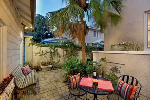 Bella Vista Waterfront Villa - Image 3