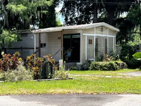 Waterfront Cottage on the Harris chain in Leesburg  - Image 2