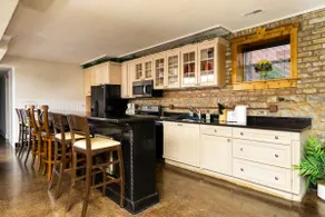 Inspiring Grotto Sleeps 10-20 Free TV & Parking - Image 4