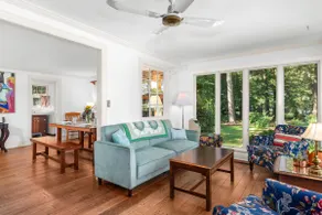 Inviting Waterfront Cottage on Cedar Creek - Image 2