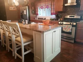 Entire House, hot tub, dogs, way cool bathrooms. - Image 5