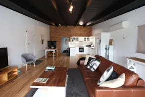 Corban Villa Moffat Beach No 1 - Image 5