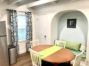 Charming 2-story private Guesthouse - Image 4