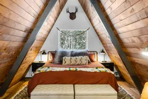 Crescent Lake Cabin - Image 5