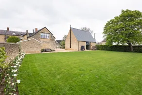 Grade II listed new barn conversion in Oxfordshire - Image 2