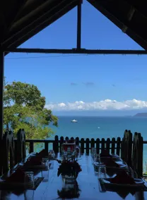 Beautiful House With Panoramic View of the bay and Gardens - Image 2