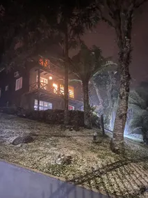 Lake House - Image 5