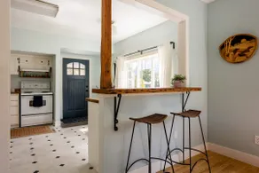 Fraser River Waterfront Cottage in Hope BC - Image 4