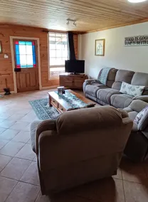 Nowhere Else Cottage with private spa. Unique farm stay.   - Image 3