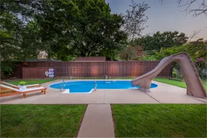 Pool/HotTub, Firepit Mile to Slaughter Pen & town - Image 3