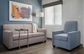 Spacious Suite with 2 Queen beds & Full Kitchen - Image 4