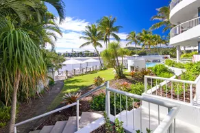 Idyllic Riverside Retreat - Image 4
