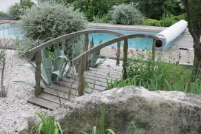 House with garden and pool close to the center - Image 3