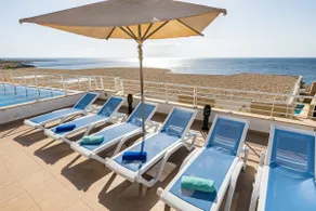 Stunning Maisonette with sea views & private patio - Image 5