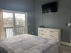 Lake House - Image 3