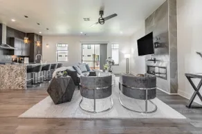Luxury IN THE MIDDLE OF Bishop Arts! - Image 3