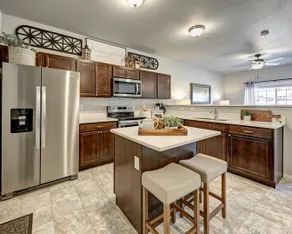 Park facing 3 BR Townhome in Nothern Co Springs - Image 5