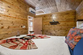HIll Country Cabin ❤️ Private Hot Tub 〰️Hiking Trails - Image 4