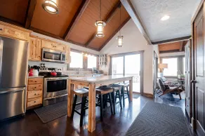 Hottub Ski InOut Renovated Chalet Lower Tyro Slope - Image 4