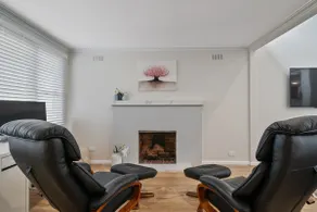 AIRCON's Lux 4 BEDROOM's Lake CBD Gym PUB WiFi - Image 4