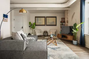 Thompson 202 · Beautiful  Luxury Loft -  Heart of Depot Town - Image 2