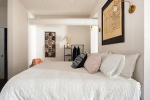 Thompson 202 · Beautiful  Luxury Loft -  Heart of Depot Town - Image 5