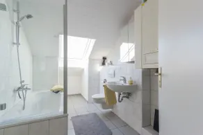 2br bright & modern,balcony,Netflix,WiFI,hiking - Image 3