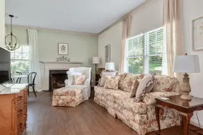 The Cottage on Hay Street - Downtown, Pet Friendly - Image 4