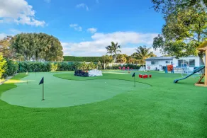 Entertainment Oasis: Your Dream Vacation Awaits! - Image 4