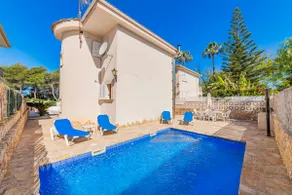 Villa accogliente e familiare con terrazza, giardino e piscina privata | Vicino alla spiaggia | Perfetta per il lavoro da remoto - Image 4