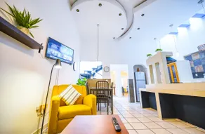 Apartment with 3 bedrooms and an excellent location - Image 4