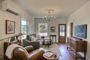 Ellie & Em's - An historic home in downtown Roslyn - Image 5