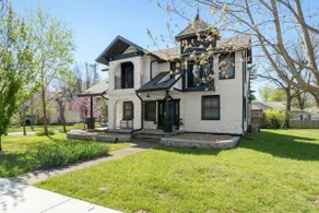1362 E. Cherry- Pickwick District Lots of Charm - Image 2