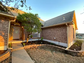 Quiet Cul-de-Sac Home: Huge Yard + Ample Parking - Image 3