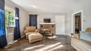 Cozy Cottage with Cabin Look and Lakeview - Image 2