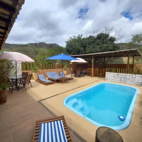 Country house with pool and outbuilding - Image 5